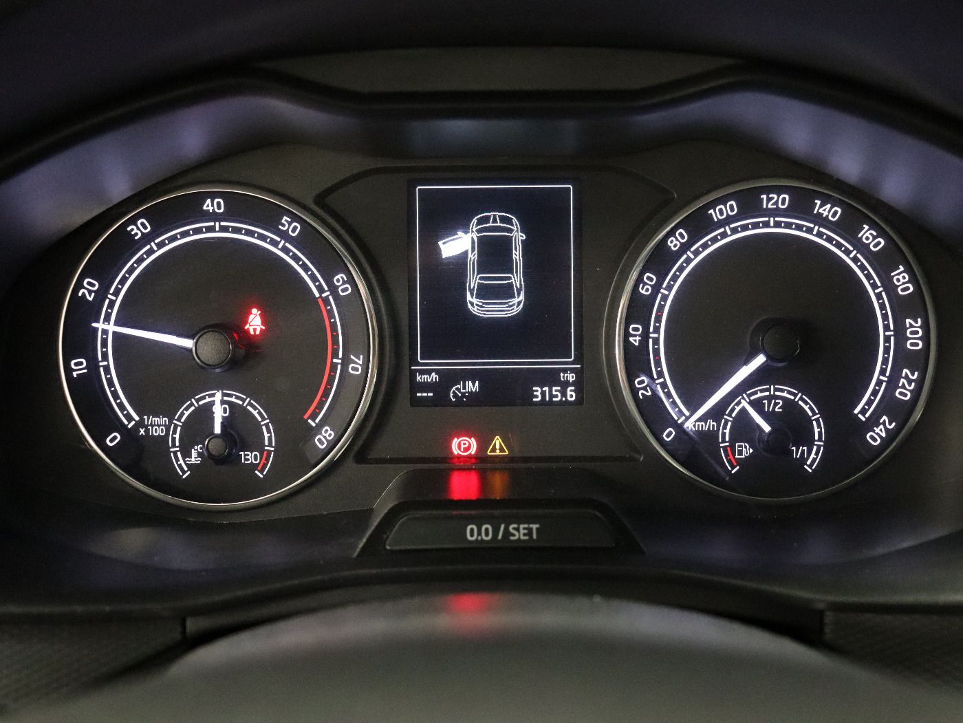 Fahrzeugabbildung SKODA Scala 1.0 TSI Active Cool Plus |W-Paket|PDC|FLA