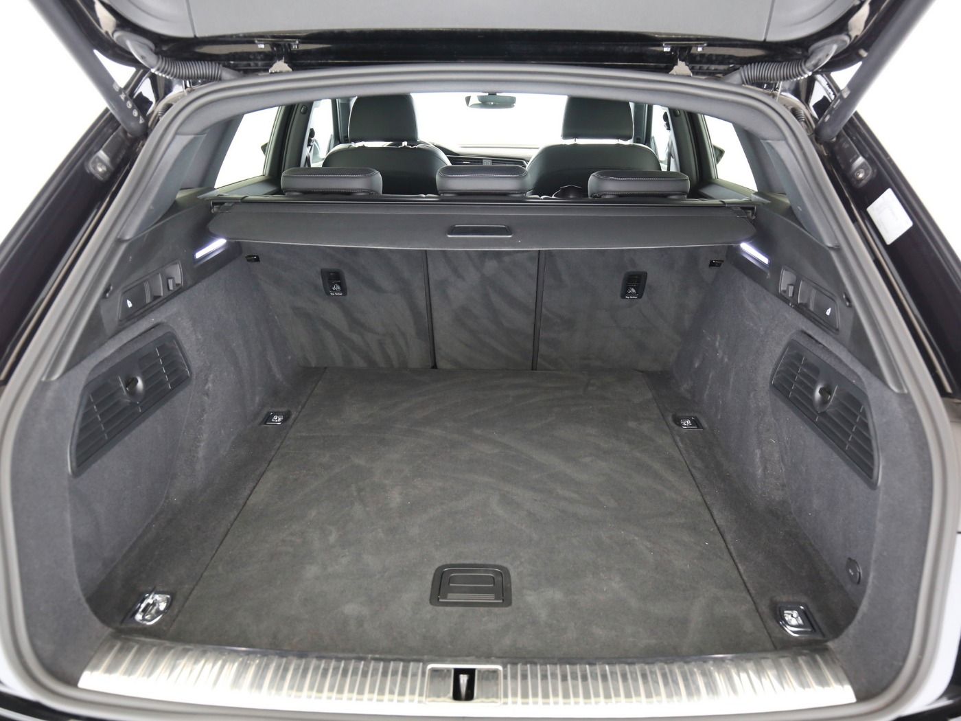 Fahrzeugabbildung Audi e-tron 50 quattro S line Luft|Pano|SD|LED|PDC