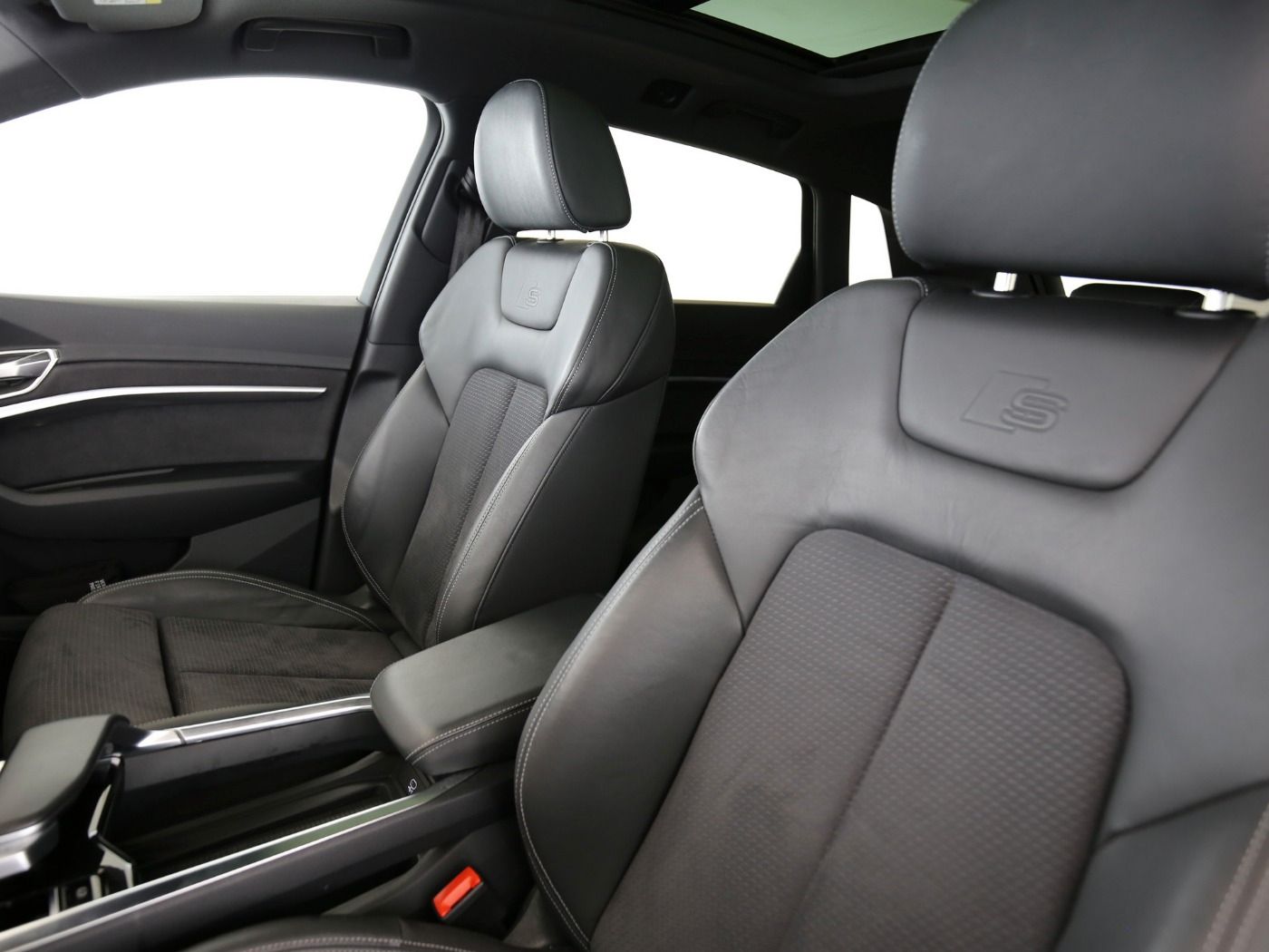 Fahrzeugabbildung Audi e-tron 50 quattro S line Luft|Pano|SD|LED|PDC