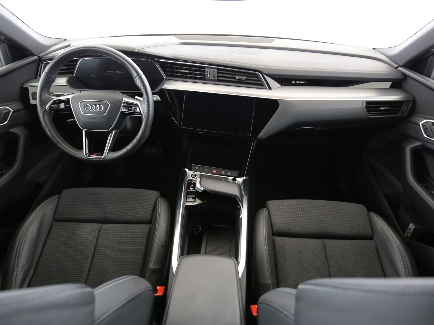 Fahrzeugabbildung Audi e-tron 50 quattro S line Luft|Pano|SD|LED|PDC
