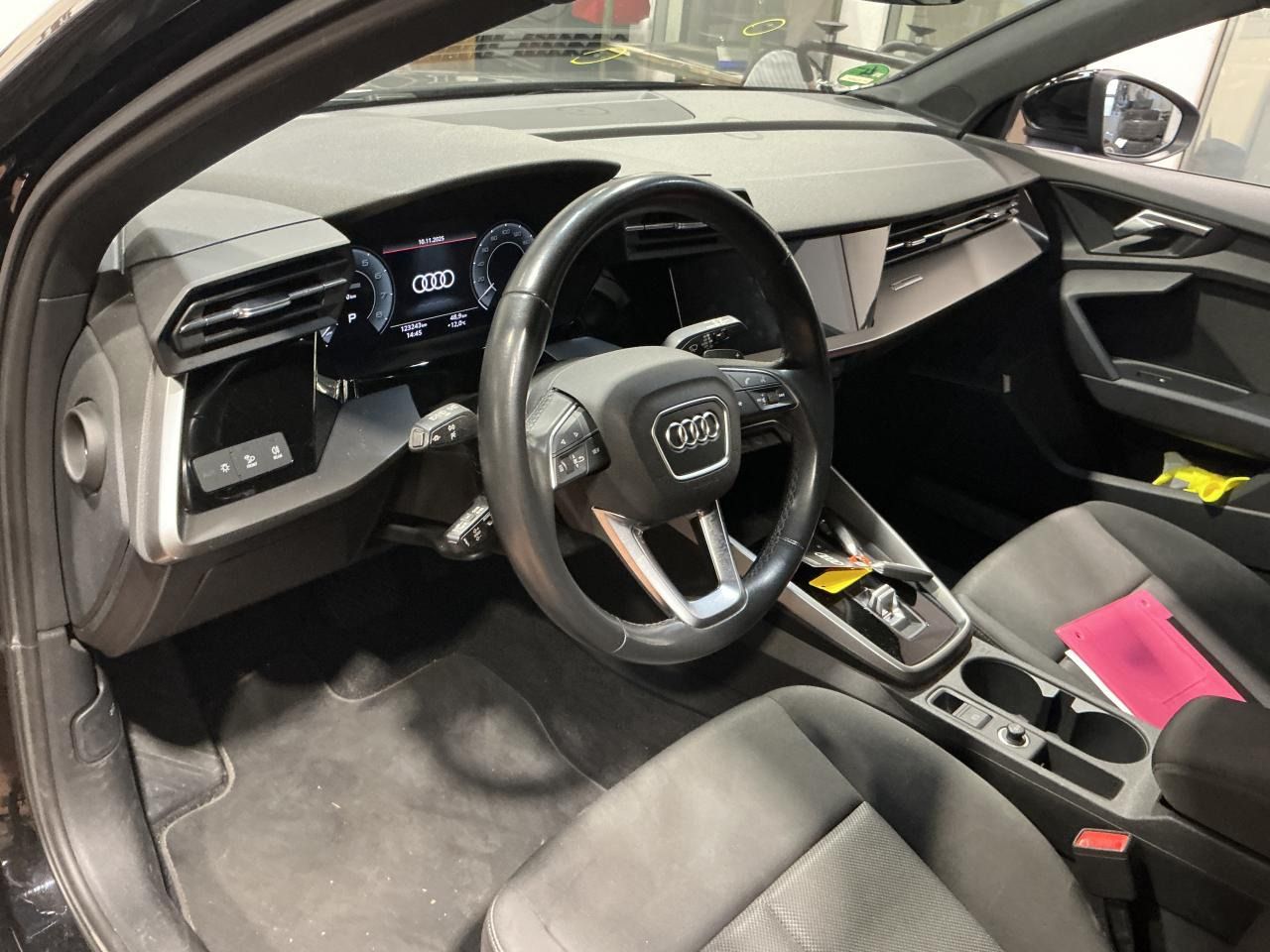 Fahrzeugabbildung Audi A3 Sportback 40 TFSI e S tronic Advanced Matrix