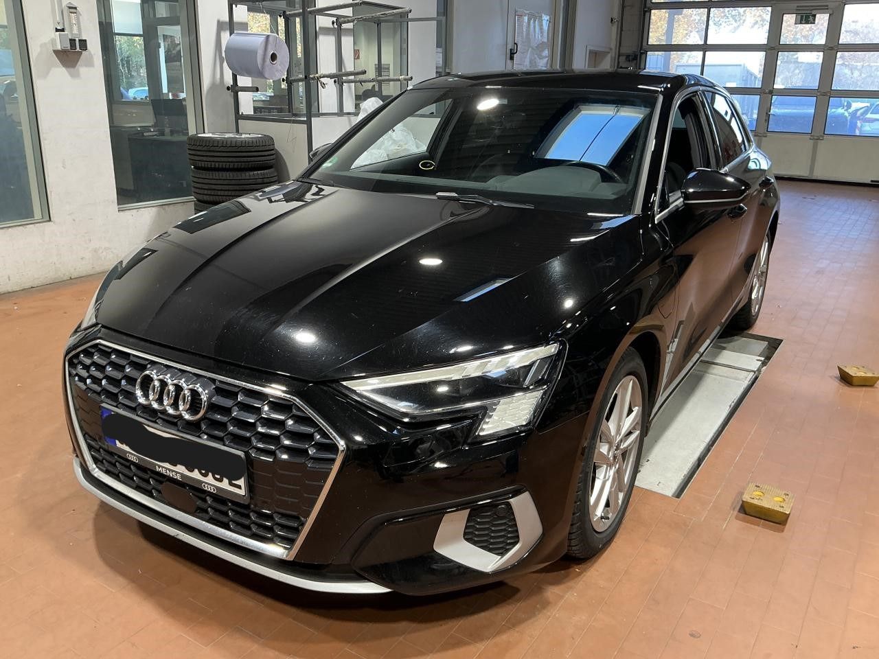 Fahrzeugabbildung Audi A3 Sportback 40 TFSI e S tronic Advanced Matrix
