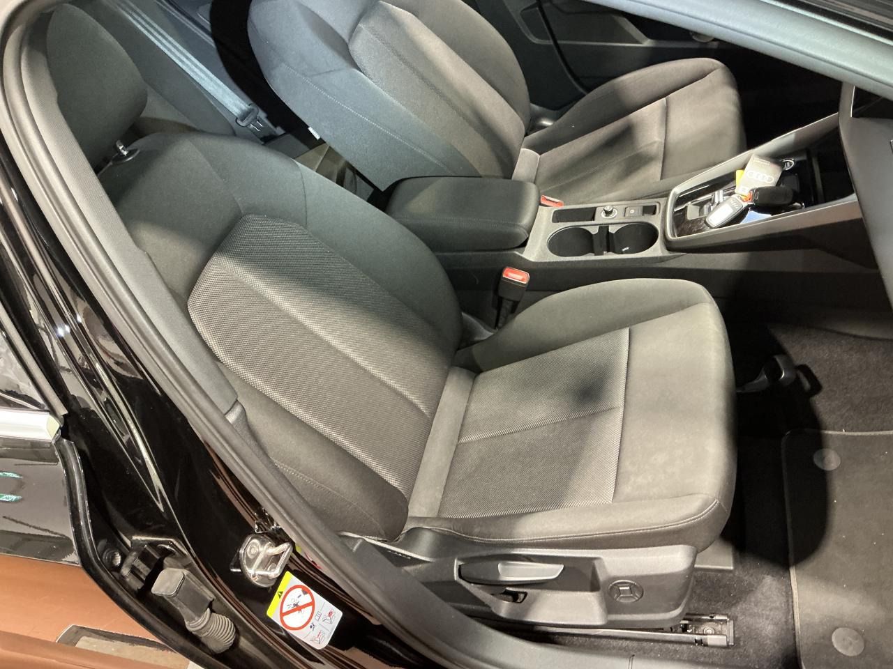 Fahrzeugabbildung Audi A3 Sportback 40 TFSI e S tronic Advanced Matrix