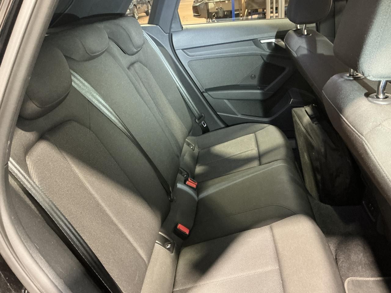 Fahrzeugabbildung Audi A3 Sportback 40 TFSI e S tronic Advanced Matrix