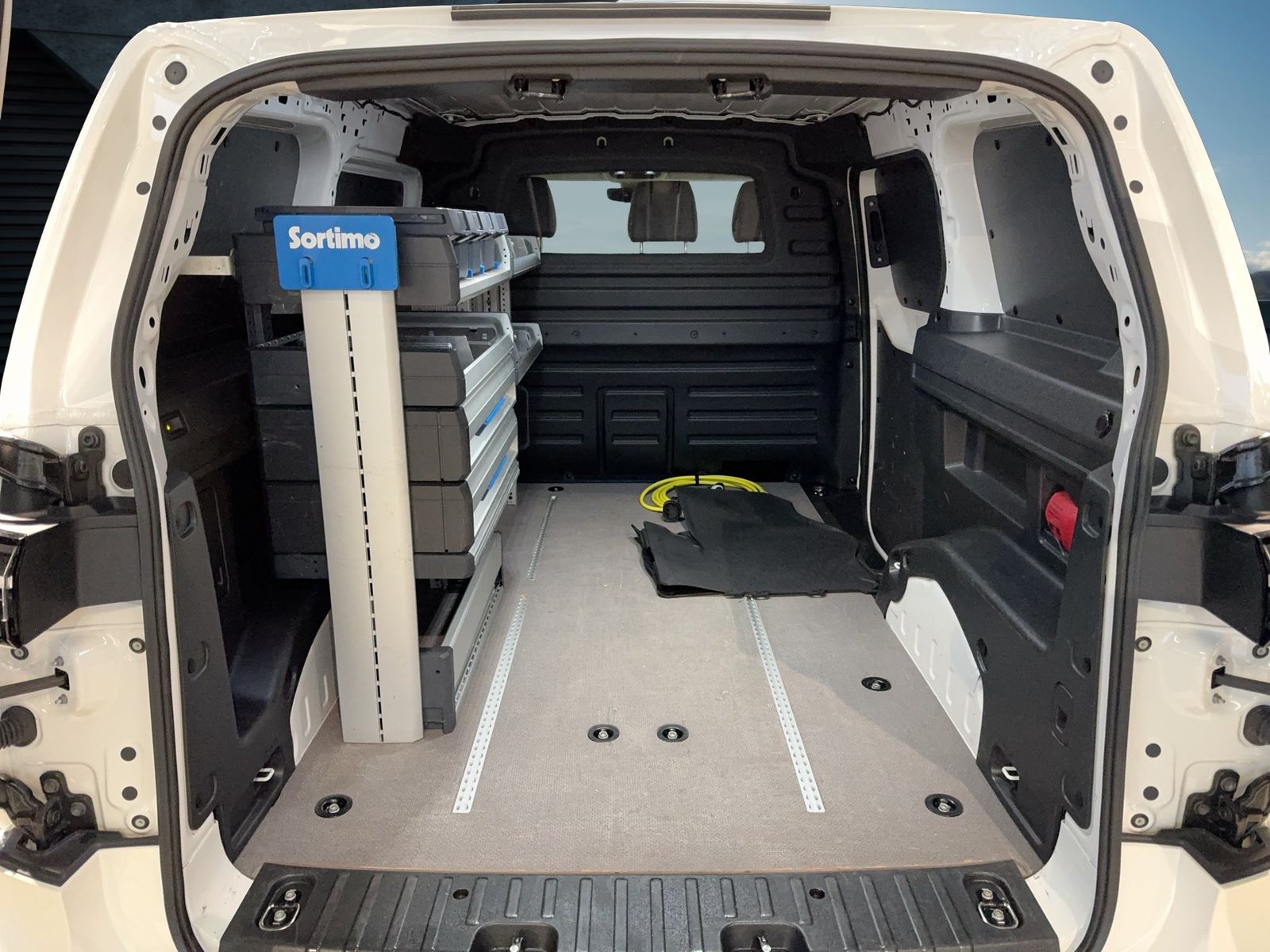 Fahrzeug autohaus mense Fahrzeugabbildung Volkswagen ID.Buzz Cargo W CarPlay|AHK|ACC|LED|Navi|Kamera