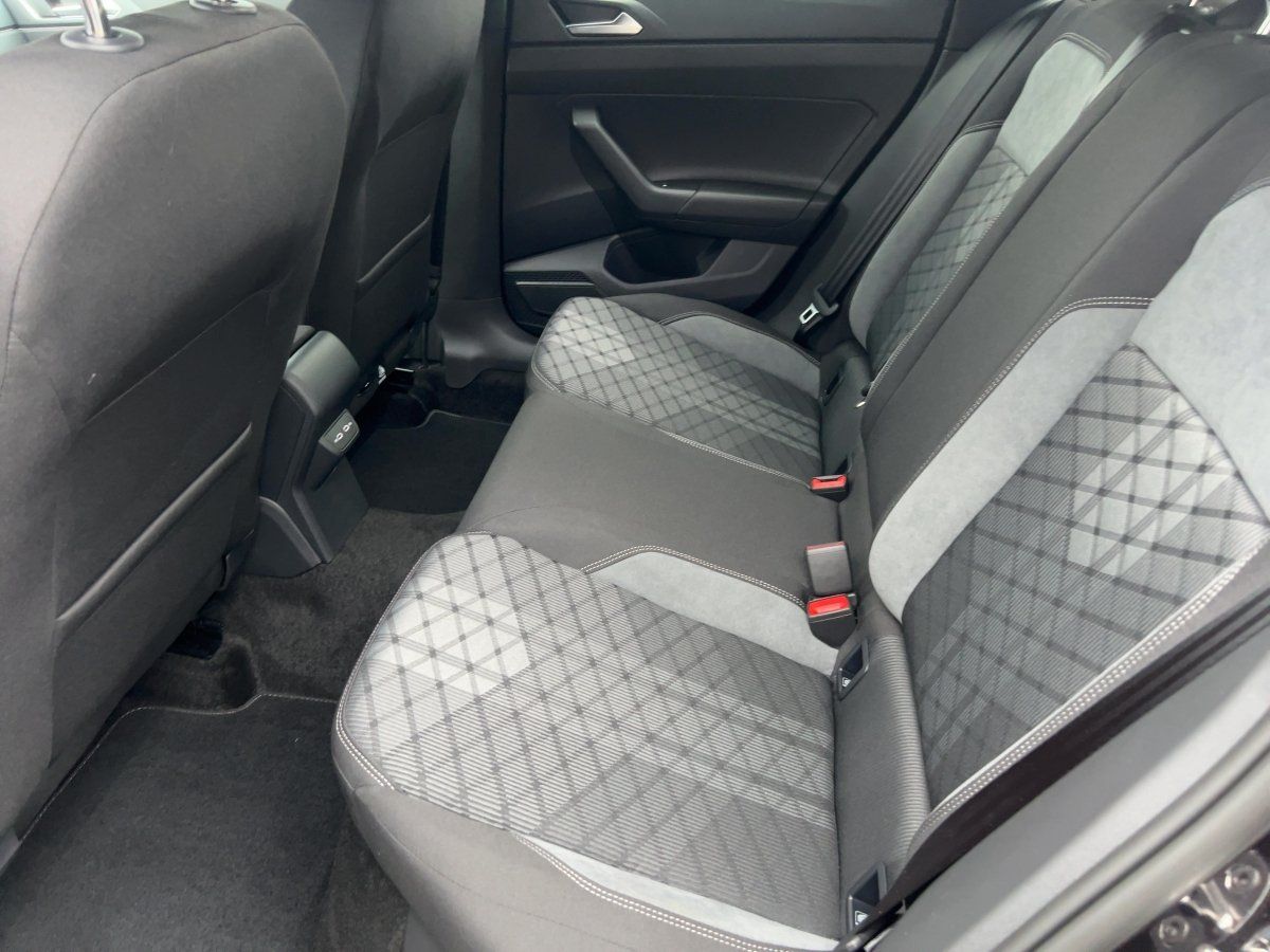 Fahrzeugabbildung Volkswagen Polo 1.0 TSI R-Line Kamera Sport-Paket IQ.Drive