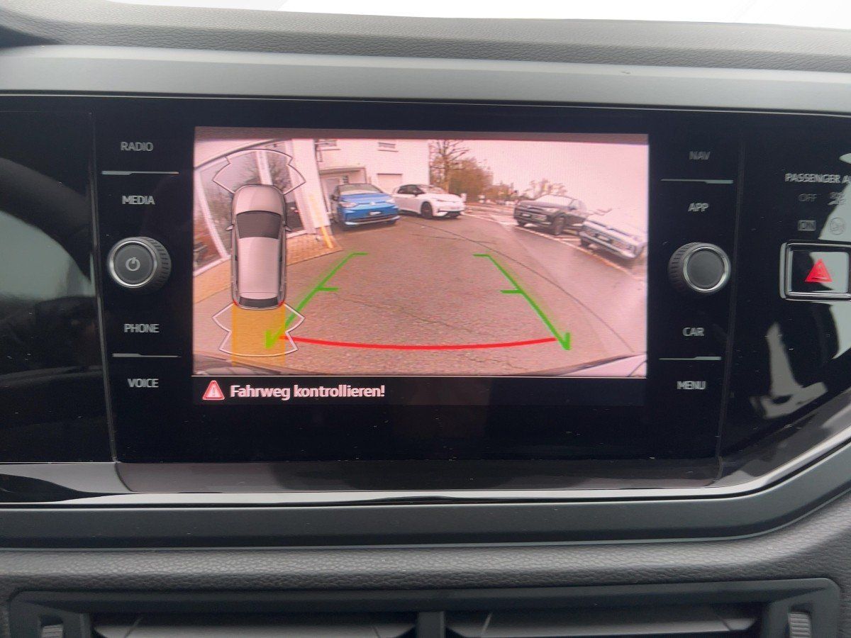 Fahrzeugabbildung Volkswagen Polo 1.0 TSI R-Line Kamera Sport-Paket IQ.Drive