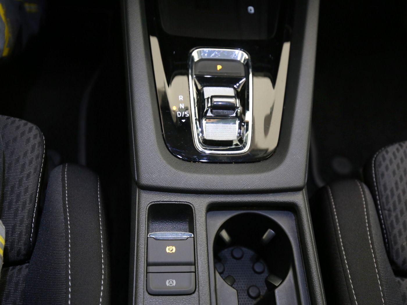 Fahrzeugabbildung SKODA Octavia Combi 2.0 TDI Clever AHK|4xSHZG|ACC|LED