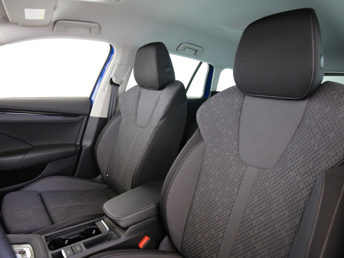 Fahrzeugabbildung SKODA Octavia Combi 2.0 TDI Clever AHK|4xSHZG|ACC|LED