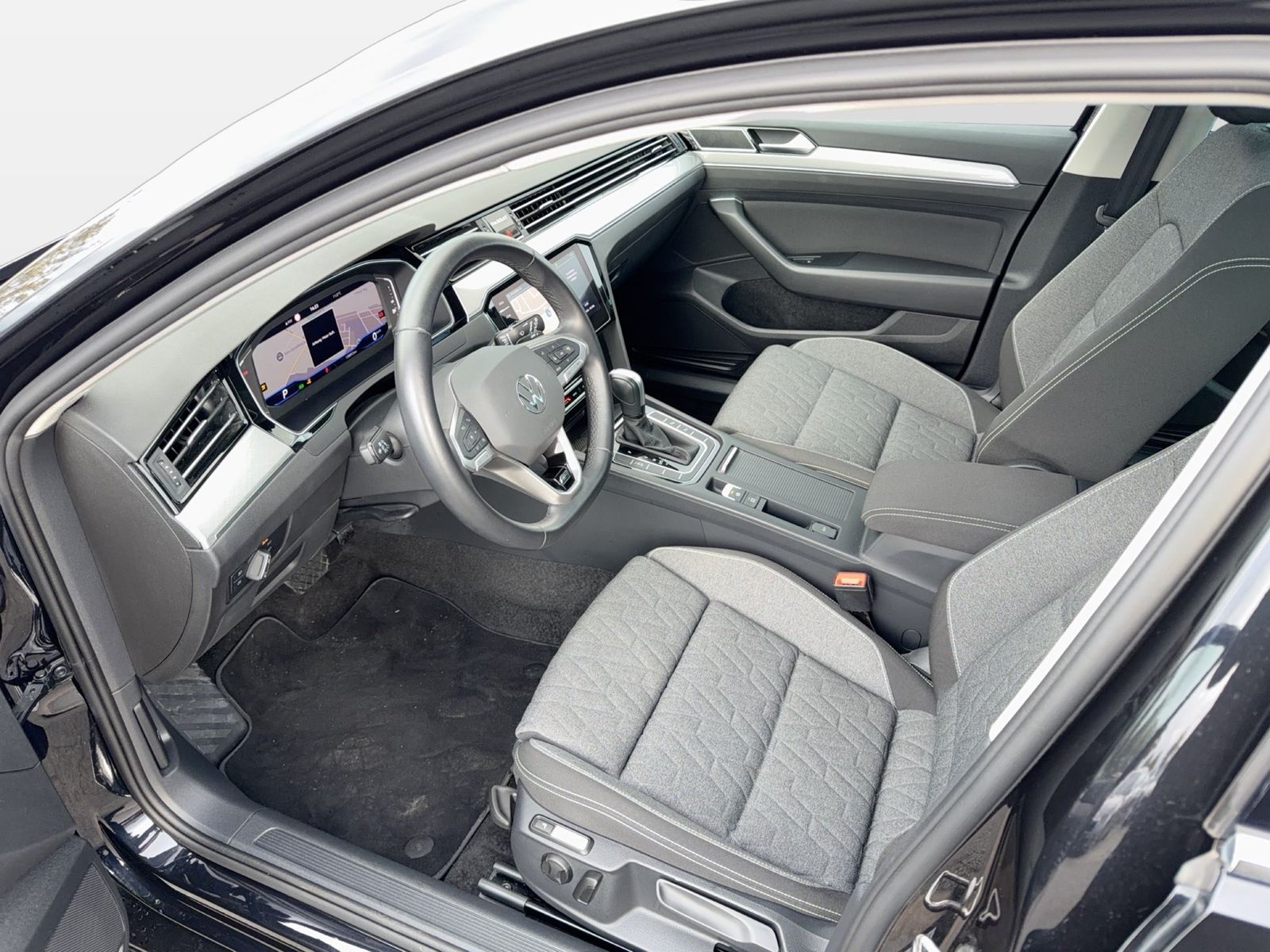 Fahrzeug autohaus mense Fahrzeugabbildung Volkswagen Passat Variant 2.0 TDI DSG Business IQ.Light SD - mit KI generiert/bearbeitet