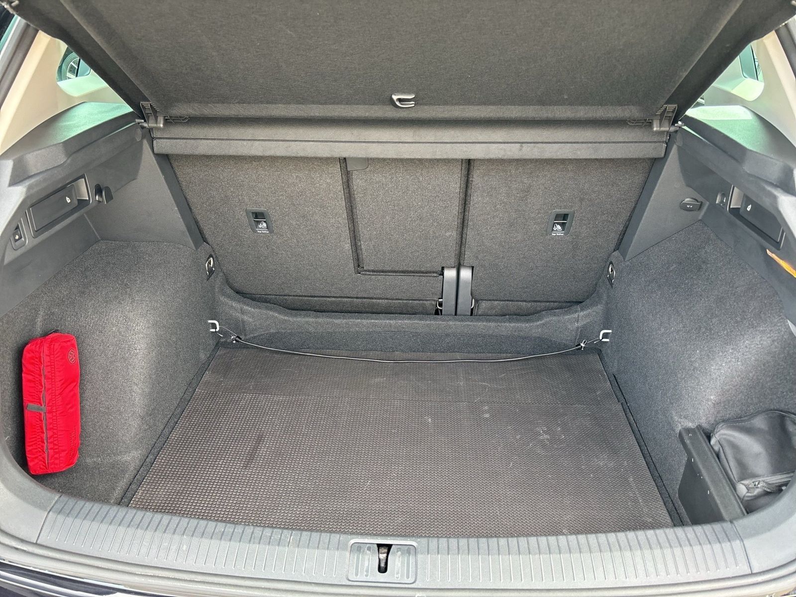 Fahrzeug autohaus mense Fahrzeugabbildung Volkswagen Tiguan 1.5 TSI DSG Join CarPlay AHK ACC Navi PDC - mit KI generiert/bearbeitet