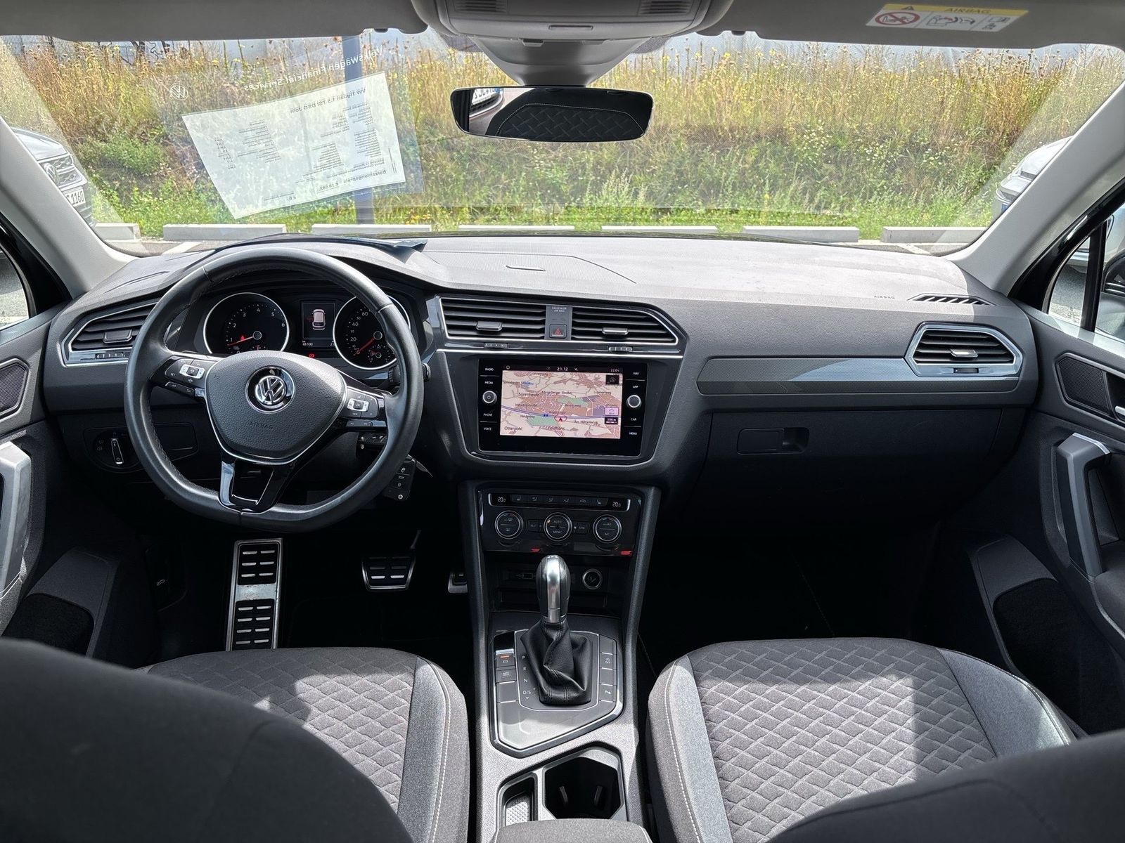 Fahrzeug autohaus mense Fahrzeugabbildung Volkswagen Tiguan 1.5 TSI DSG Join CarPlay AHK ACC Navi PDC - mit KI generiert/bearbeitet