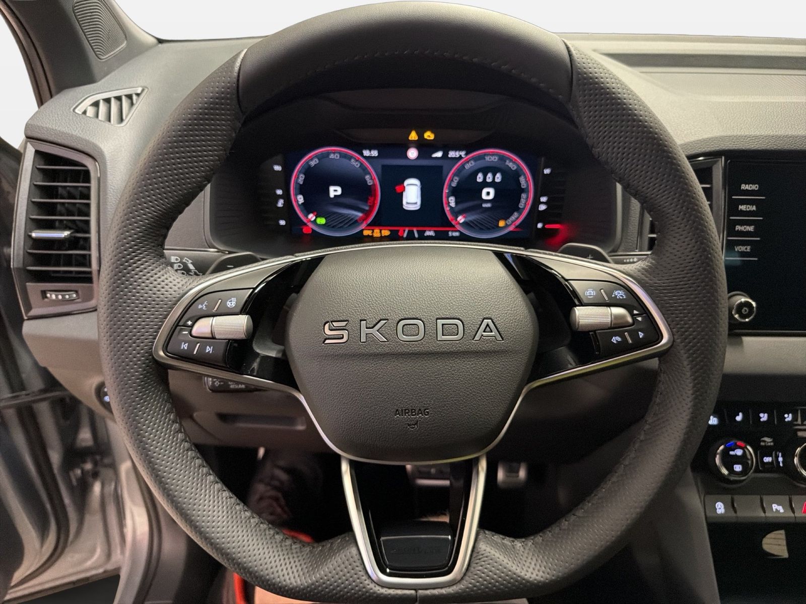 Fahrzeug autohaus mense Fahrzeugabbildung SKODA Karoq 1.5 TSI ACT Sportline Matrix AHK ACC LED - mit KI generiert/bearbeitet