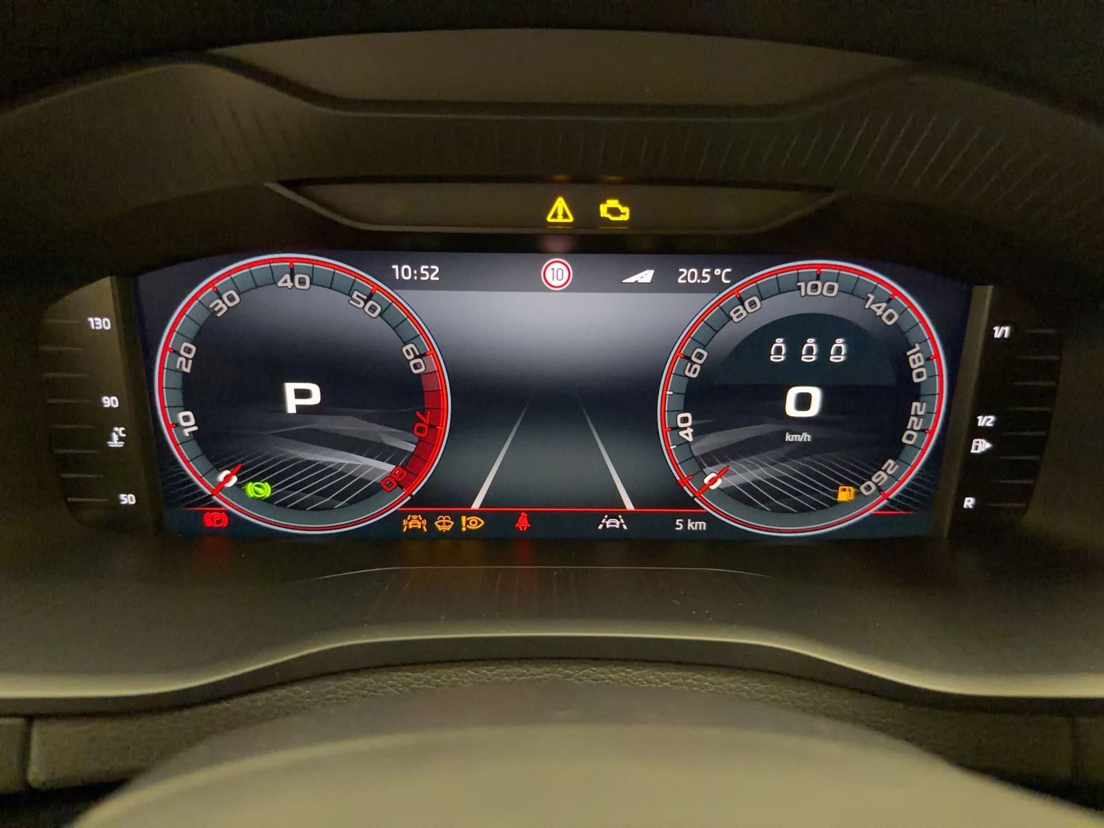 Fahrzeug autohaus mense Fahrzeugabbildung SKODA Karoq 1.5 TSI ACT Sportline Matrix AHK ACC LED - mit KI generiert/bearbeitet