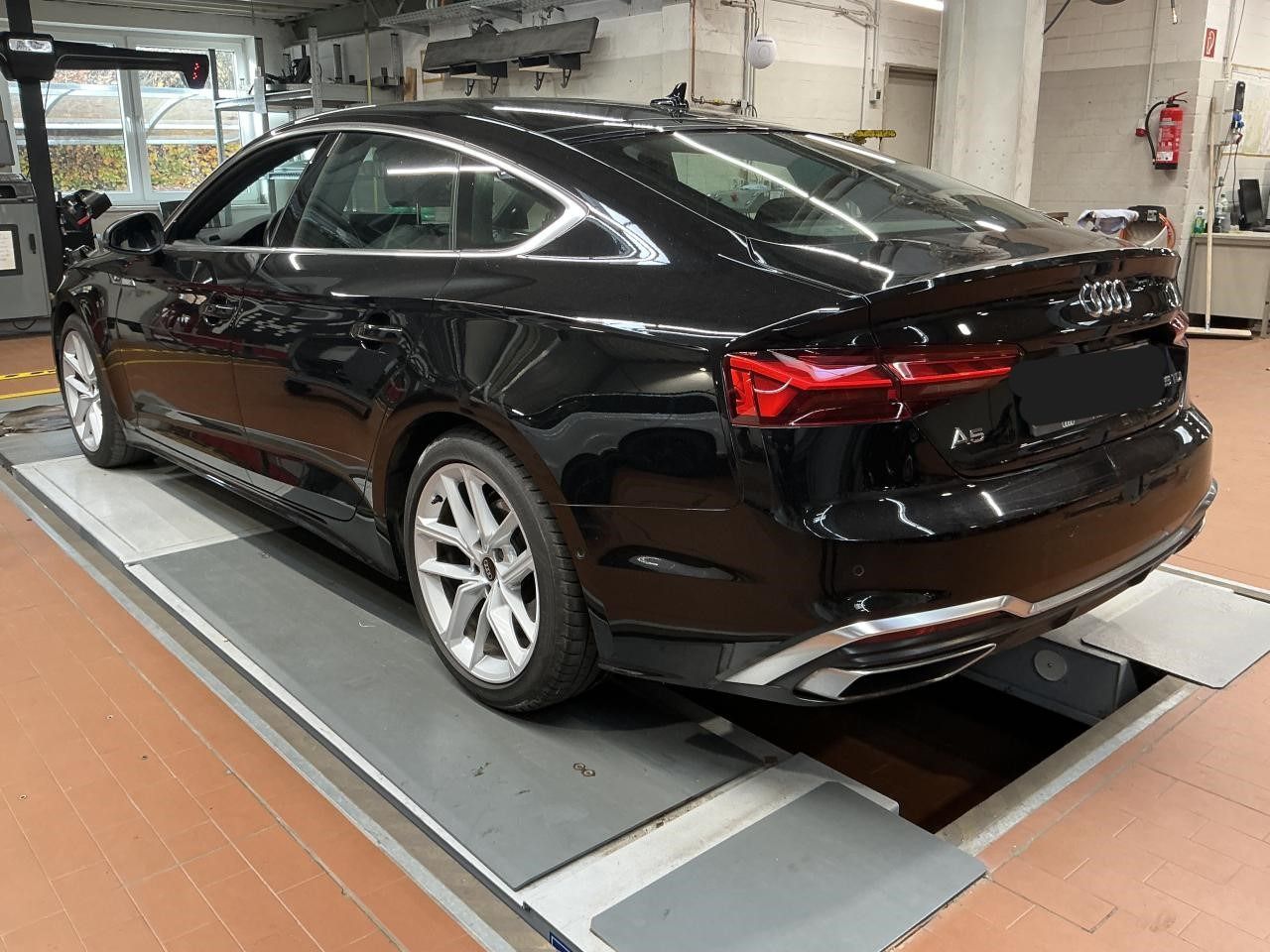 Fahrzeugabbildung Audi A5 Sportback 35 TDI S tronic S line 4xSHZG|Navi
