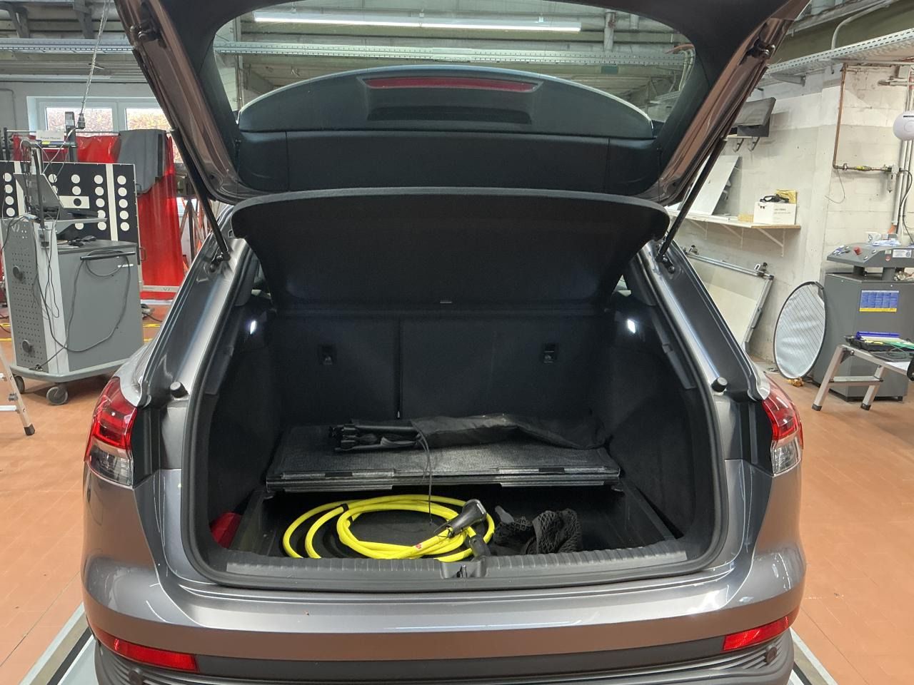 Fahrzeugabbildung Audi Q4 e-tron 40 CarPlay|HUD|Pano|Standhzg|ACC|LED