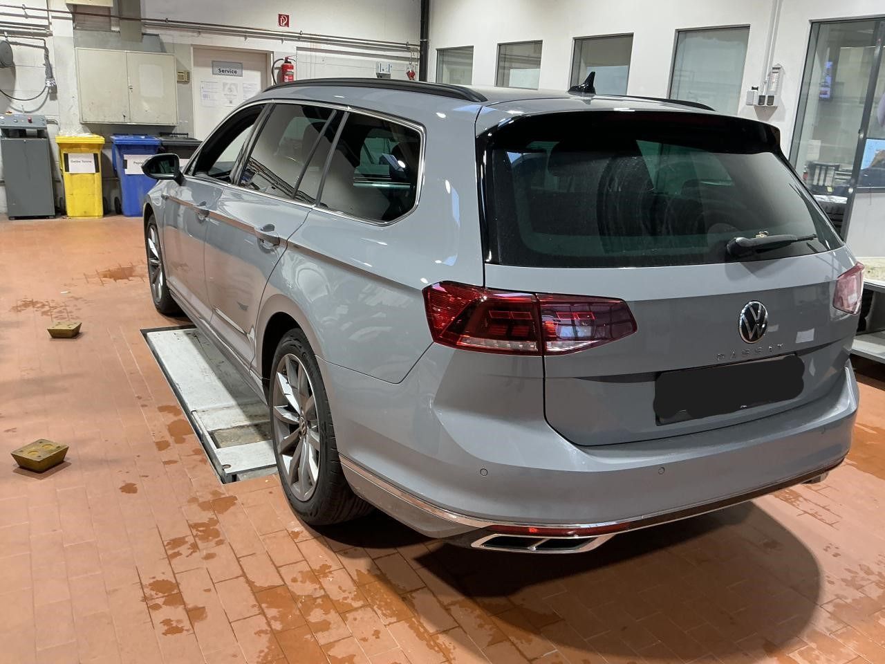 Fahrzeugabbildung Volkswagen Passat Variant 2.0 TDI DSG Business CarPlay|AHK