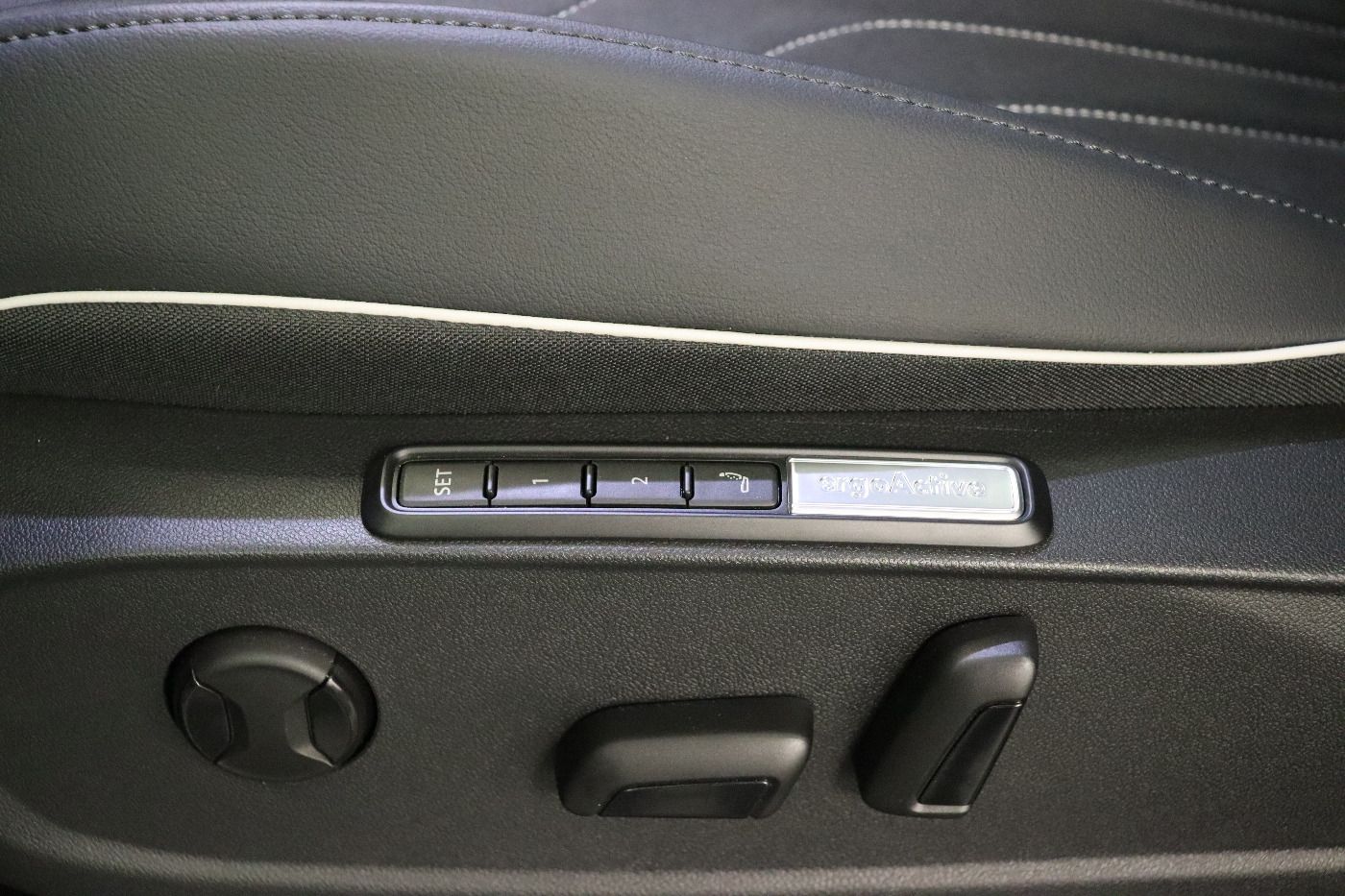 Fahrzeug autohaus mense Fahrzeugabbildung Volkswagen ID.4 Pro IQ.Light|Matrix|CarPlay|h/k|HUD|Pano|SD