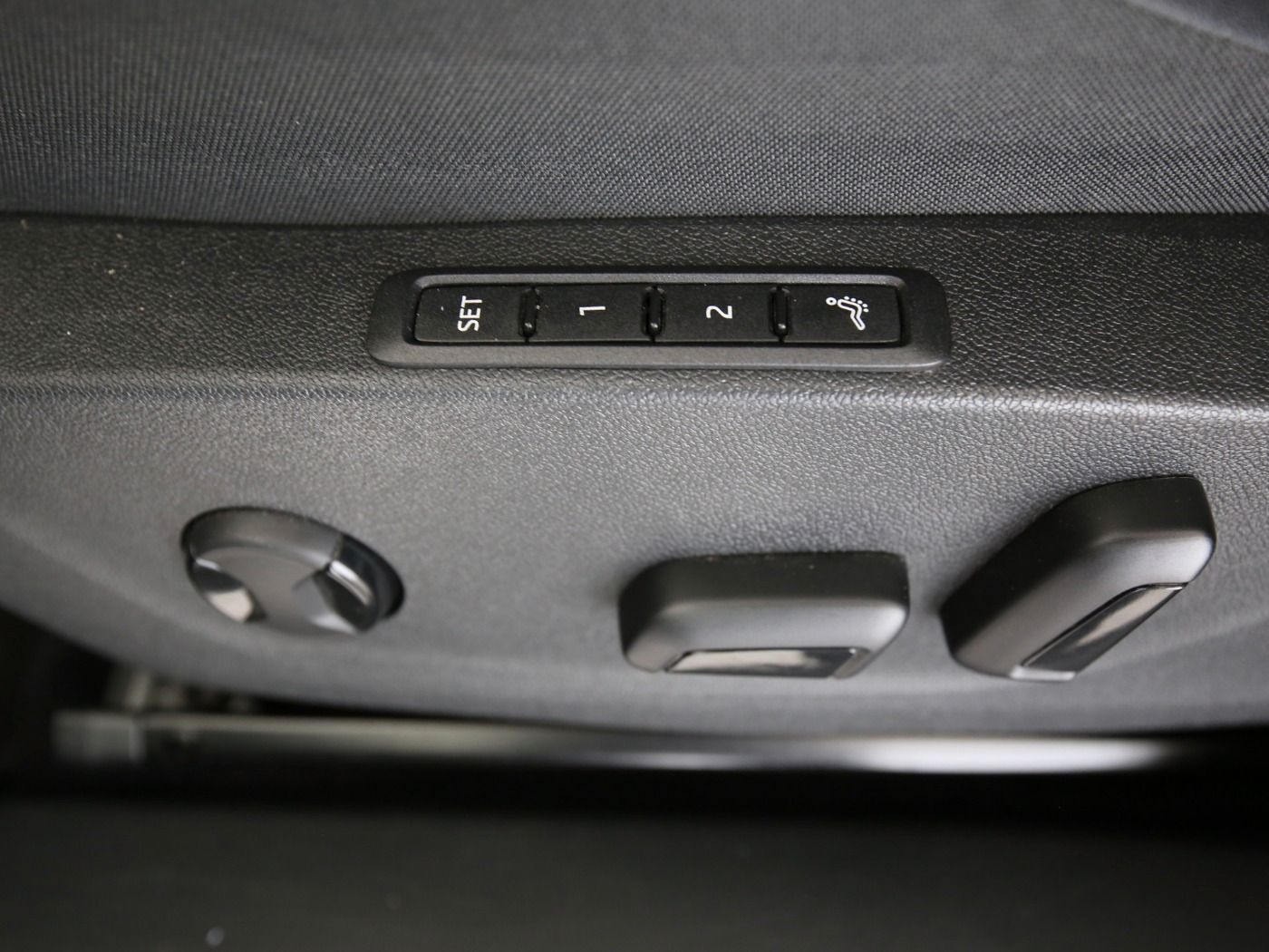 Fahrzeugabbildung SKODA Enyaq 80 Loft AHK|ACC|LED|Massage|Navi|VirtualCP