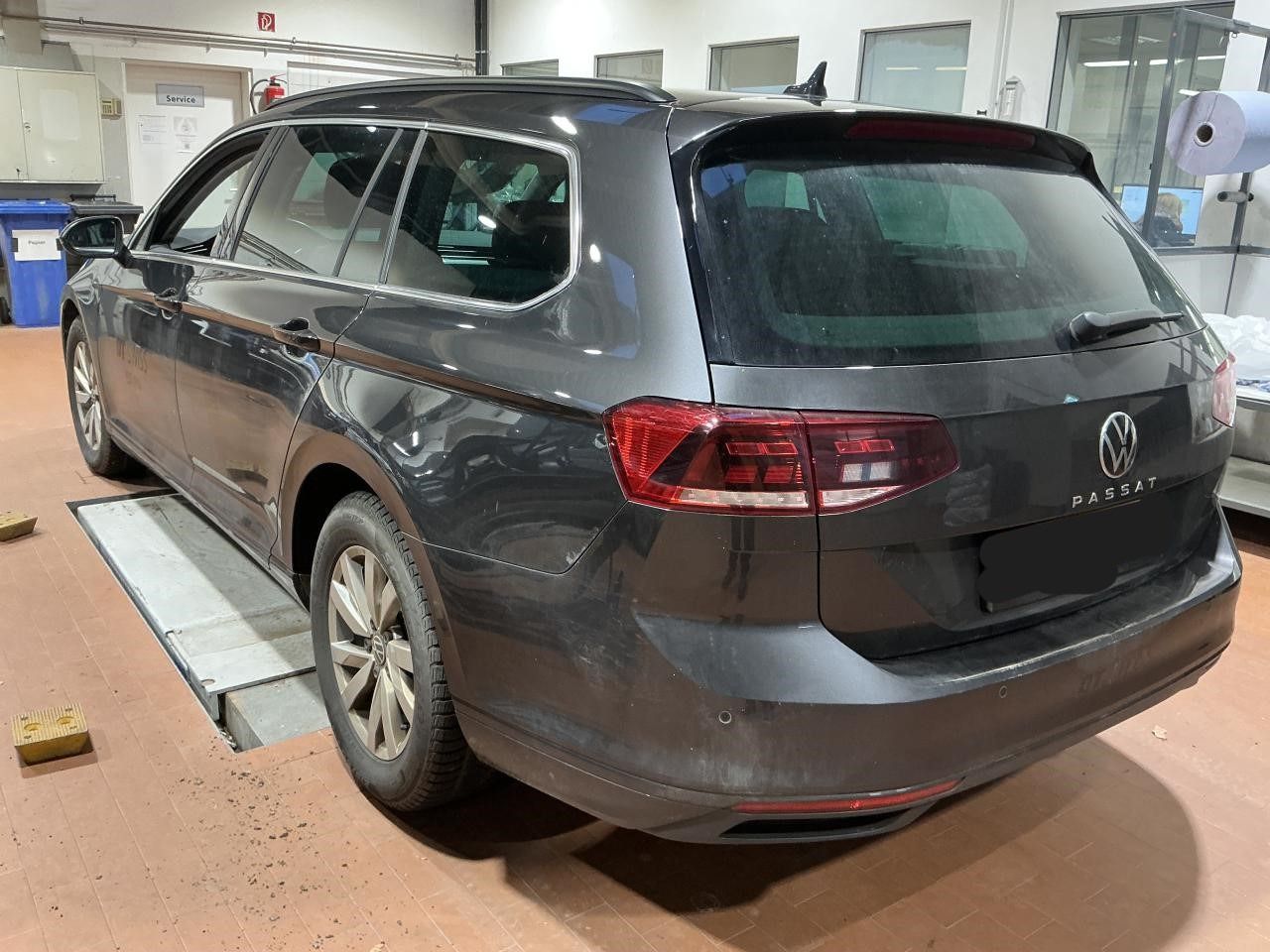 Fahrzeugabbildung Volkswagen Passat Variant Business 2.0 TDI DSG Business AHK