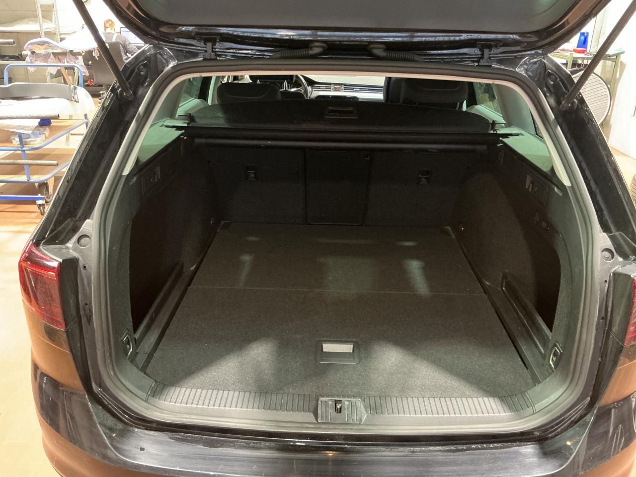 Fahrzeug autohaus mense Fahrzeugabbildung Volkswagen Passat Variant 2.0 TDI DSG Business IQ.Light|h/k