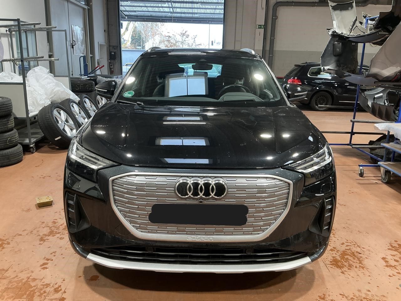 Fahrzeug autohaus mense Fahrzeugabbildung Audi Q4 40 e-tron Matrix|Sonos|HUD|Standhzg|ACC|LED