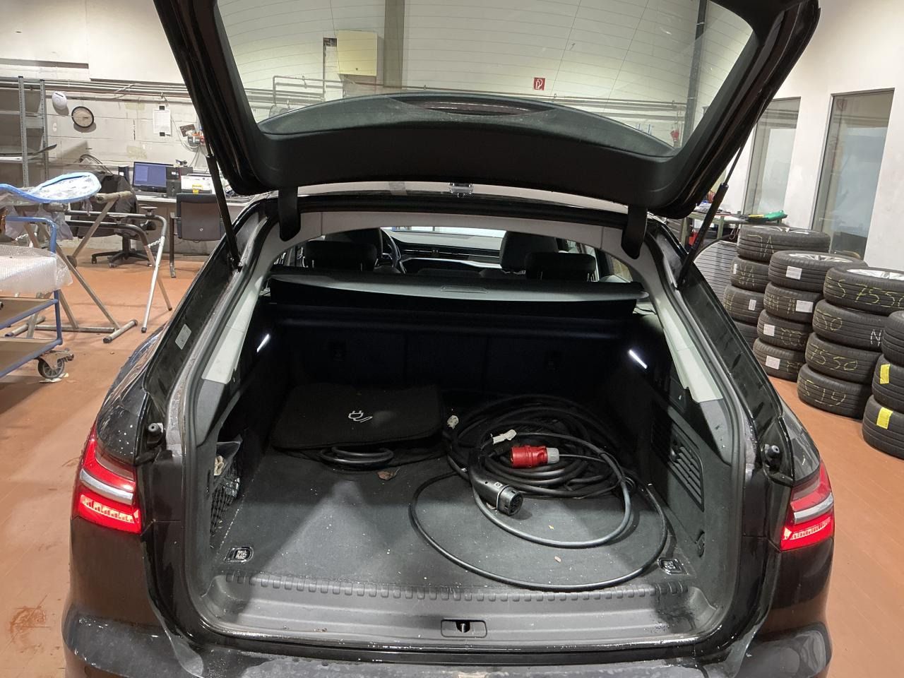 Fahrzeug autohaus mense Fahrzeugabbildung Audi A6 Avant 50 TFSIe Quattro S tronic Sport AHK|ACC