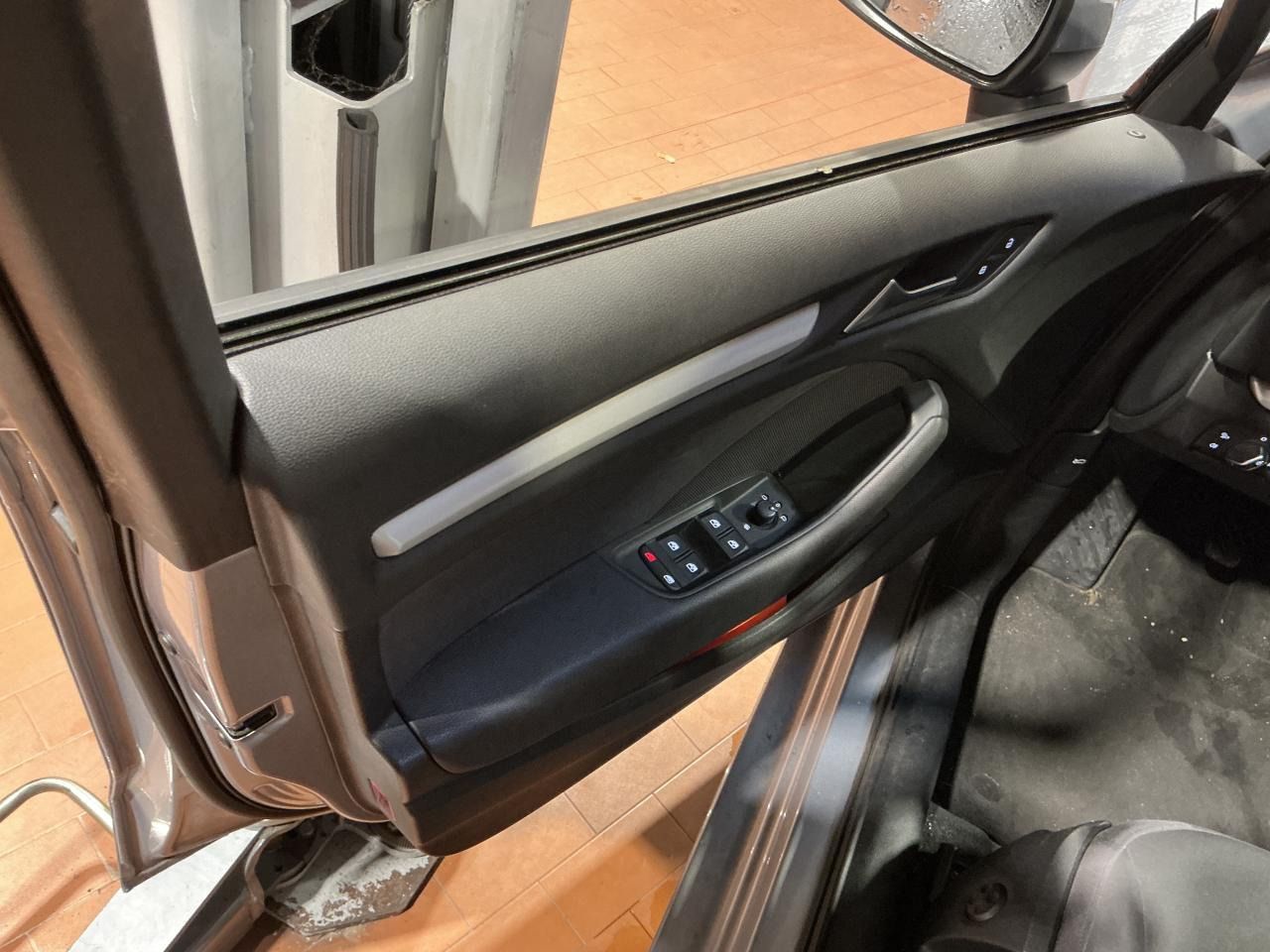 Fahrzeug autohaus mense Fahrzeugabbildung Audi A3 Limousine 30 TDI Navi|Xenon|Akustikglas|PDC