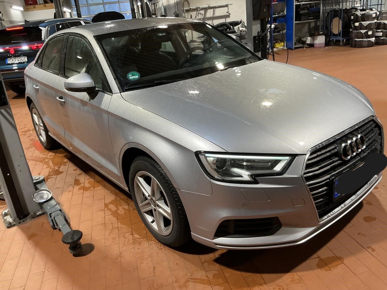 Fahrzeug autohaus mense Fahrzeugabbildung Audi A3 Limousine 30 TDI Navi|Xenon|Akustikglas|PDC