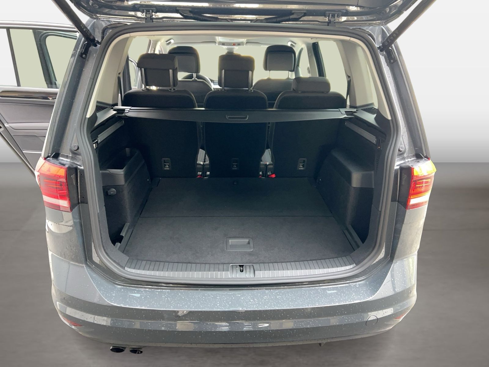 Fahrzeugabbildung Volkswagen Touran 2.0 TDI Highline DSG AHK ACC LM 4xSHZ