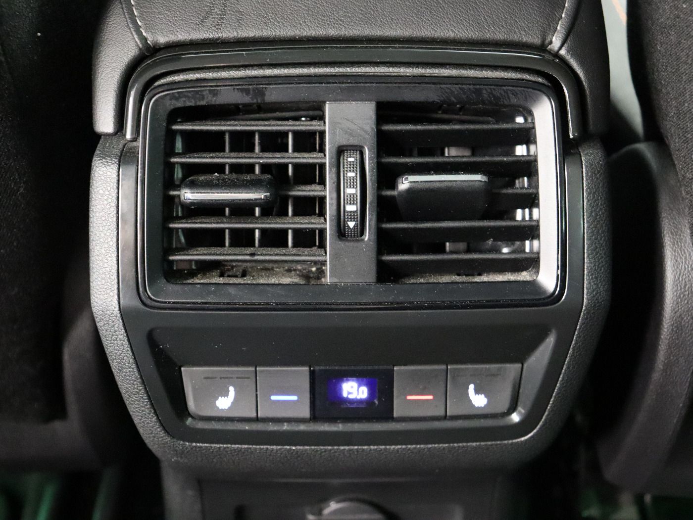 Fahrzeugabbildung SKODA Kodiaq 2.0 TDI Ambition |AHK|4xSHZ|ACC|ParkAss.