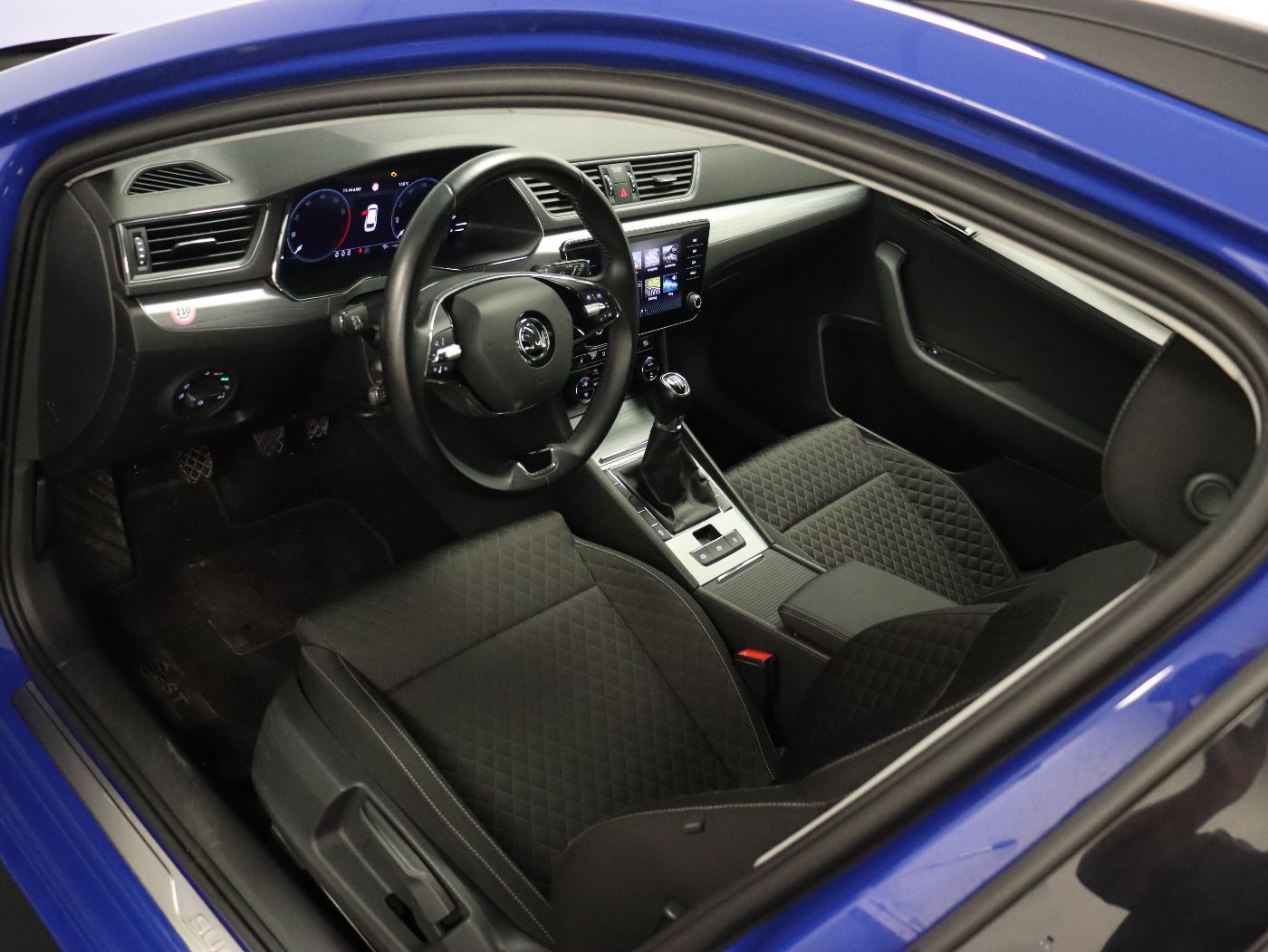 Fahrzeug autohaus mense Fahrzeugabbildung SKODA Superb Combi 1.5 TSI Ambition |ACC|SpurH|LM|Navi