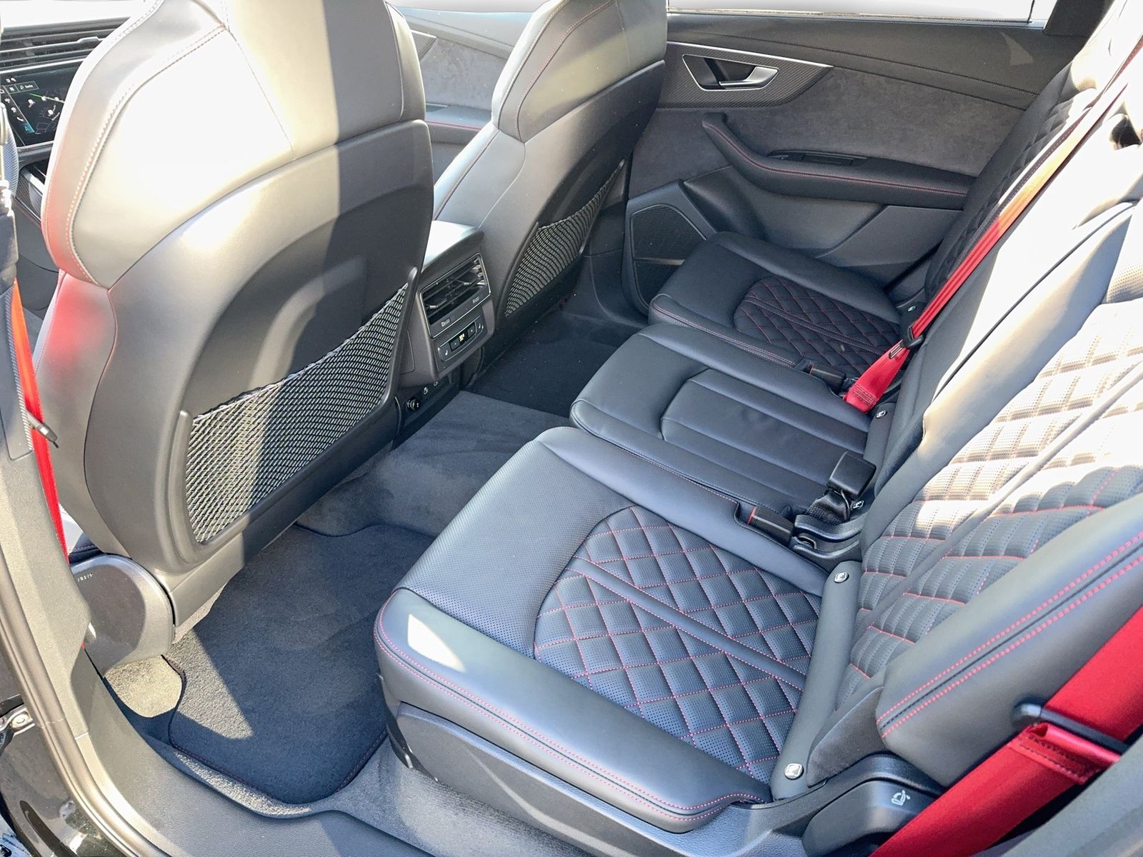 Fahrzeugabbildung Audi Q7 SUV S line 60TFSIe Pano|Sporsitz+|AHK