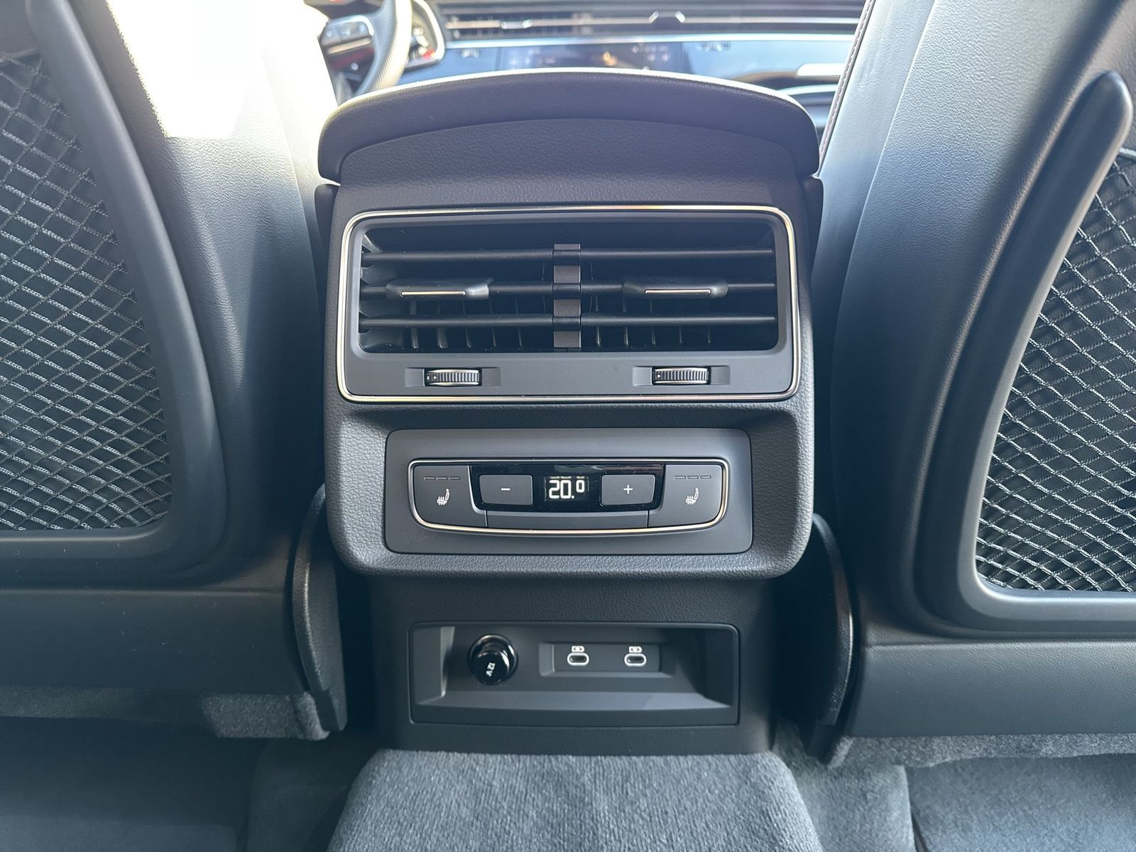 Fahrzeugabbildung Audi Q7 SUV S line 60TFSIe Pano|Sporsitz+|AHK