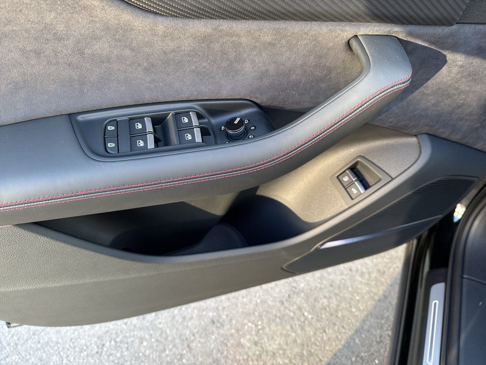 Fahrzeugabbildung Audi Q7 SUV S line 60TFSIe Pano|Sporsitz+|AHK