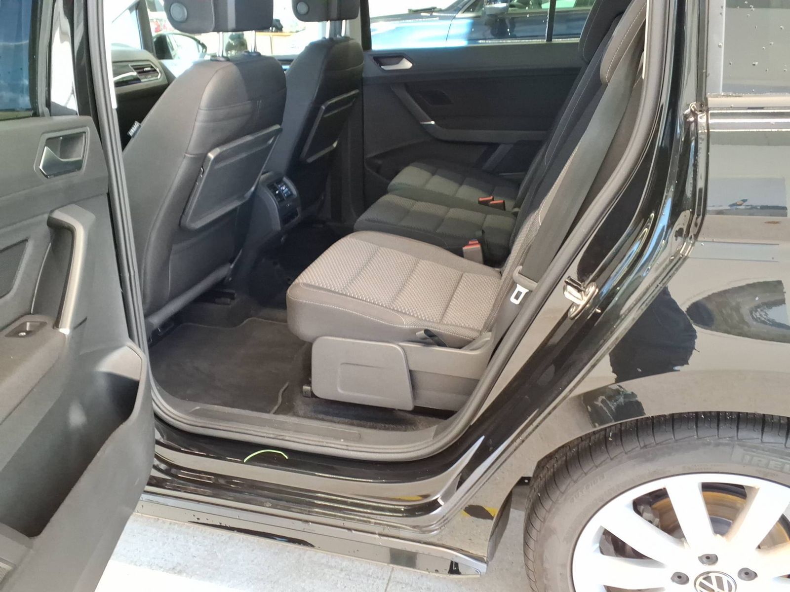 Fahrzeugabbildung Volkswagen Touran 1.5 TSI DSG Comfortline R line ACC|LED|LM