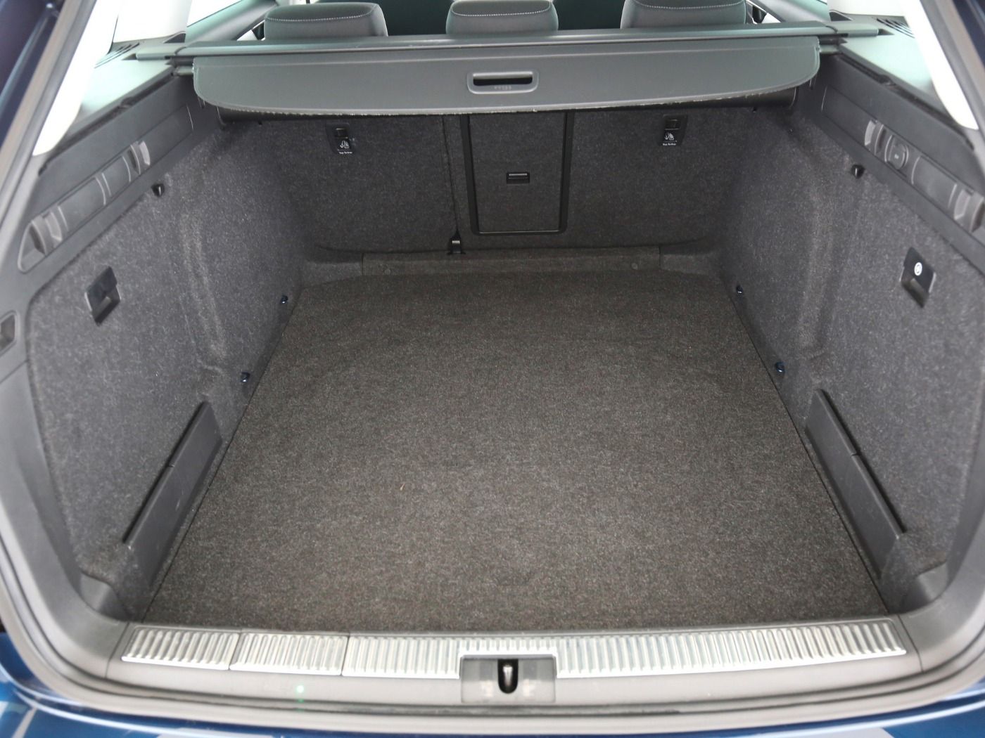 Fahrzeug autohaus mense Fahrzeugabbildung SKODA Superb Combi 2.0 TDI Ambition AHK|Pano|SD|ACC|LM