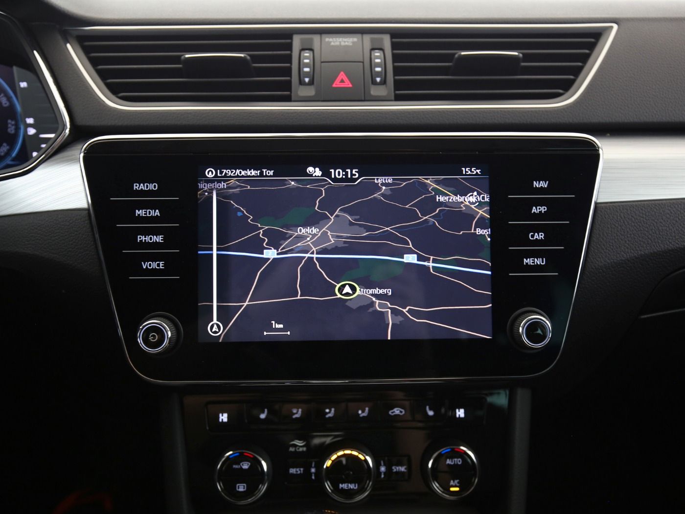 Fahrzeug autohaus mense Fahrzeugabbildung SKODA Superb Combi 2.0 TDI Ambition AHK|Pano|SD|ACC|LM