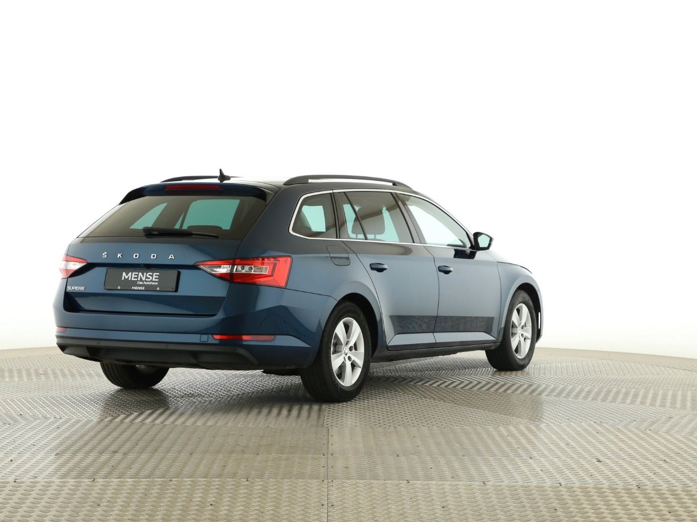 Fahrzeug autohaus mense Fahrzeugabbildung SKODA Superb Combi 2.0 TDI Ambition AHK|Pano|SD|ACC|LM