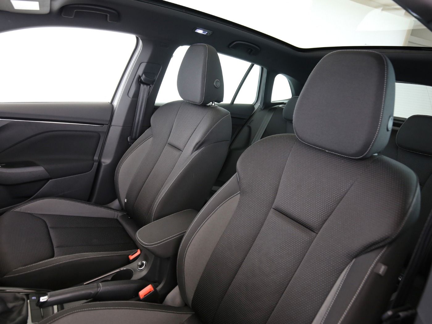 Fahrzeug autohaus mense Fahrzeugabbildung SKODA Scala 1.0 TSI Tour Pano|SD|LED|Fernlichtass.|PDC