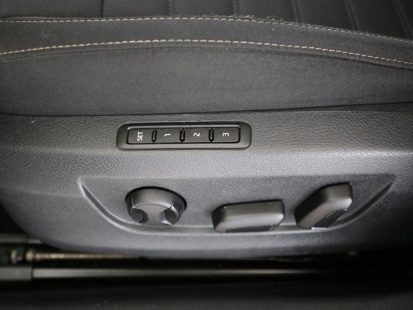 Fahrzeugabbildung SKODA Superb Combi 2.0 TDI Scout Matrix|AHK|ACC|LED|LM