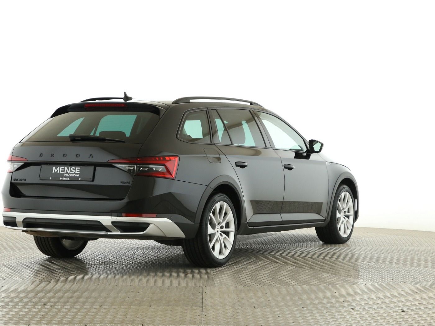 Fahrzeugabbildung SKODA Superb Combi 2.0 TDI Scout Matrix|AHK|ACC|LED|LM