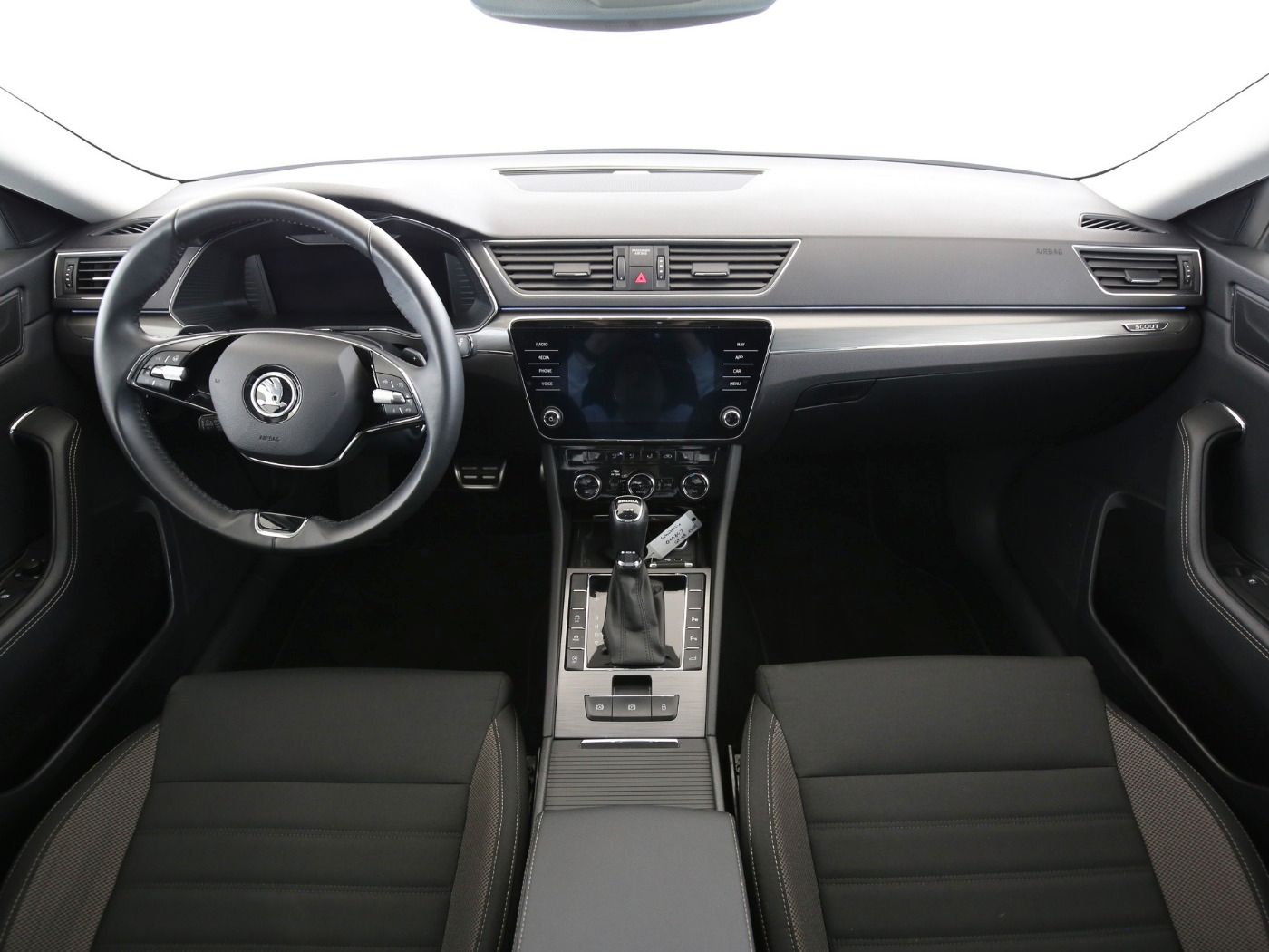 Fahrzeugabbildung SKODA Superb Combi 2.0 TDI Scout Matrix|AHK|ACC|LED|LM