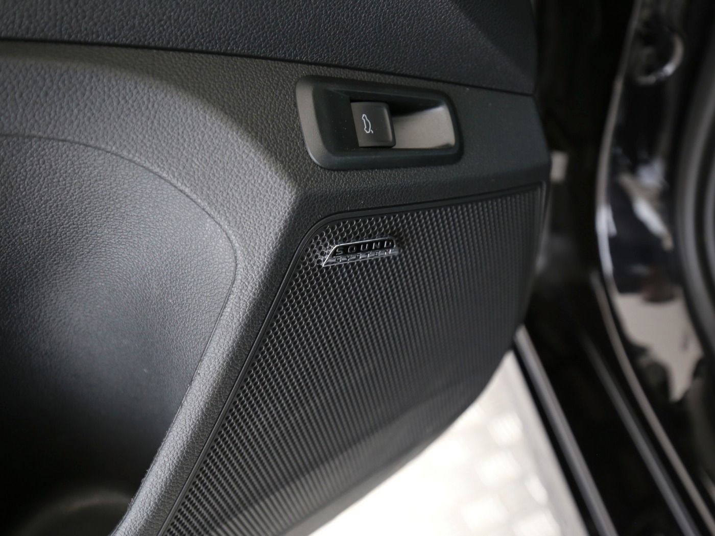 Fahrzeug autohaus mense Fahrzeugabbildung SKODA Kamiq 1.5 TSI Drive AHK|ACC|MATRIX|Navi|LaneAss