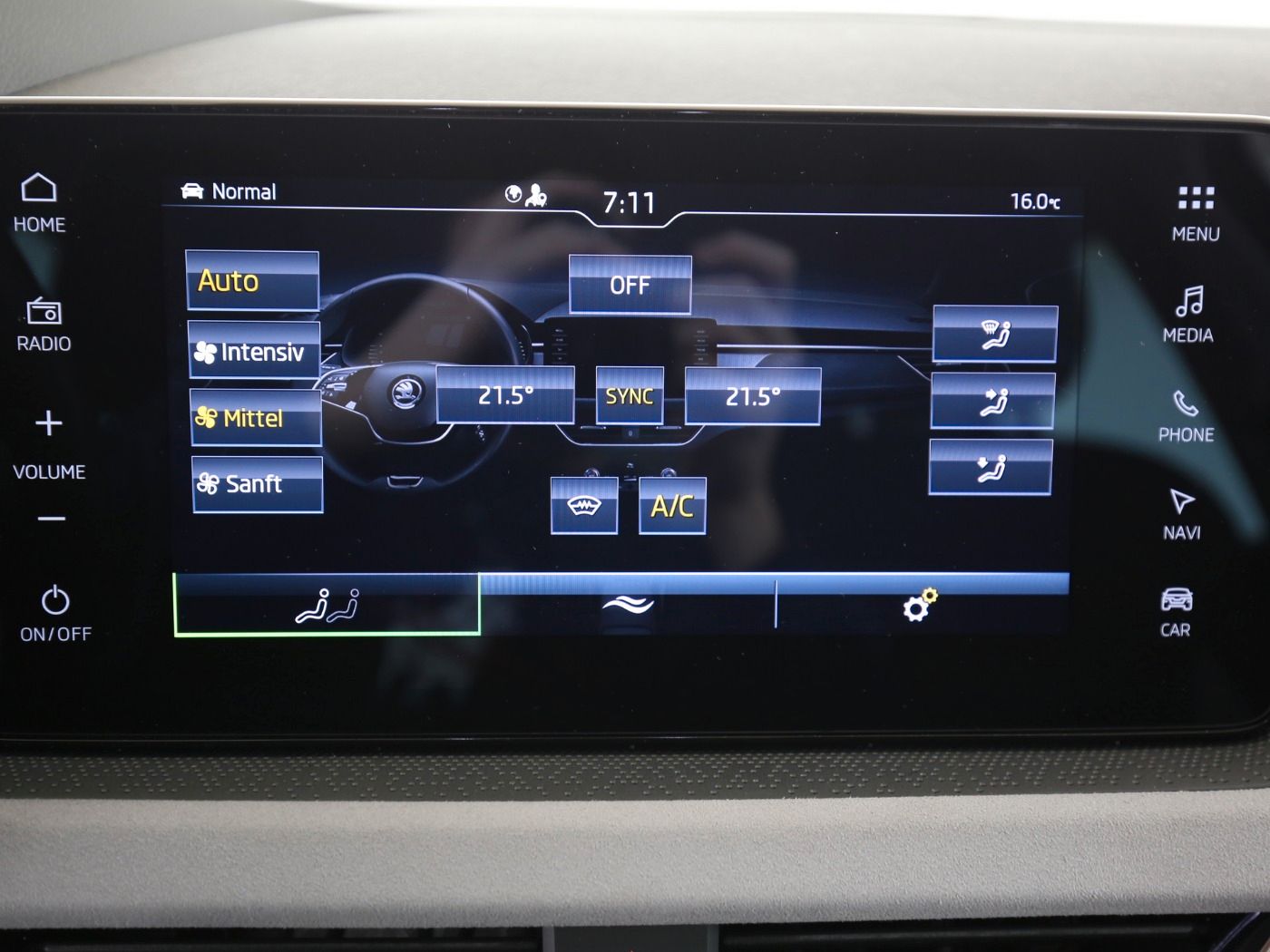 Fahrzeug autohaus mense Fahrzeugabbildung SKODA Kamiq 1.5 TSI Drive AHK|ACC|MATRIX|Navi|LaneAss