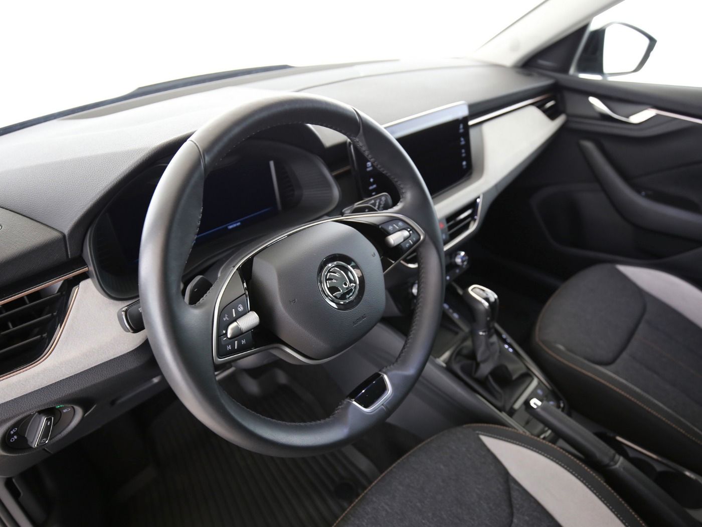 Fahrzeug autohaus mense Fahrzeugabbildung SKODA Kamiq 1.5 TSI Drive AHK|ACC|MATRIX|Navi|LaneAss