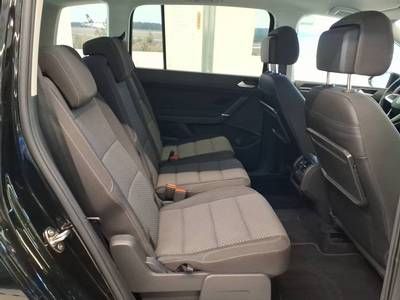 Fahrzeugabbildung Volkswagen Touran 1.5 TSI DSG Comfortline R line ACC|LED|LM