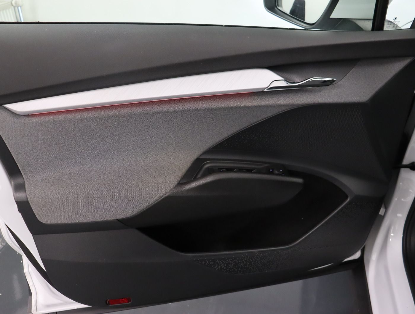 Fahrzeugabbildung SKODA Enyaq IV 80 |AHK|FLA|WPumpe|LM|Navi|W-Paket|PDC