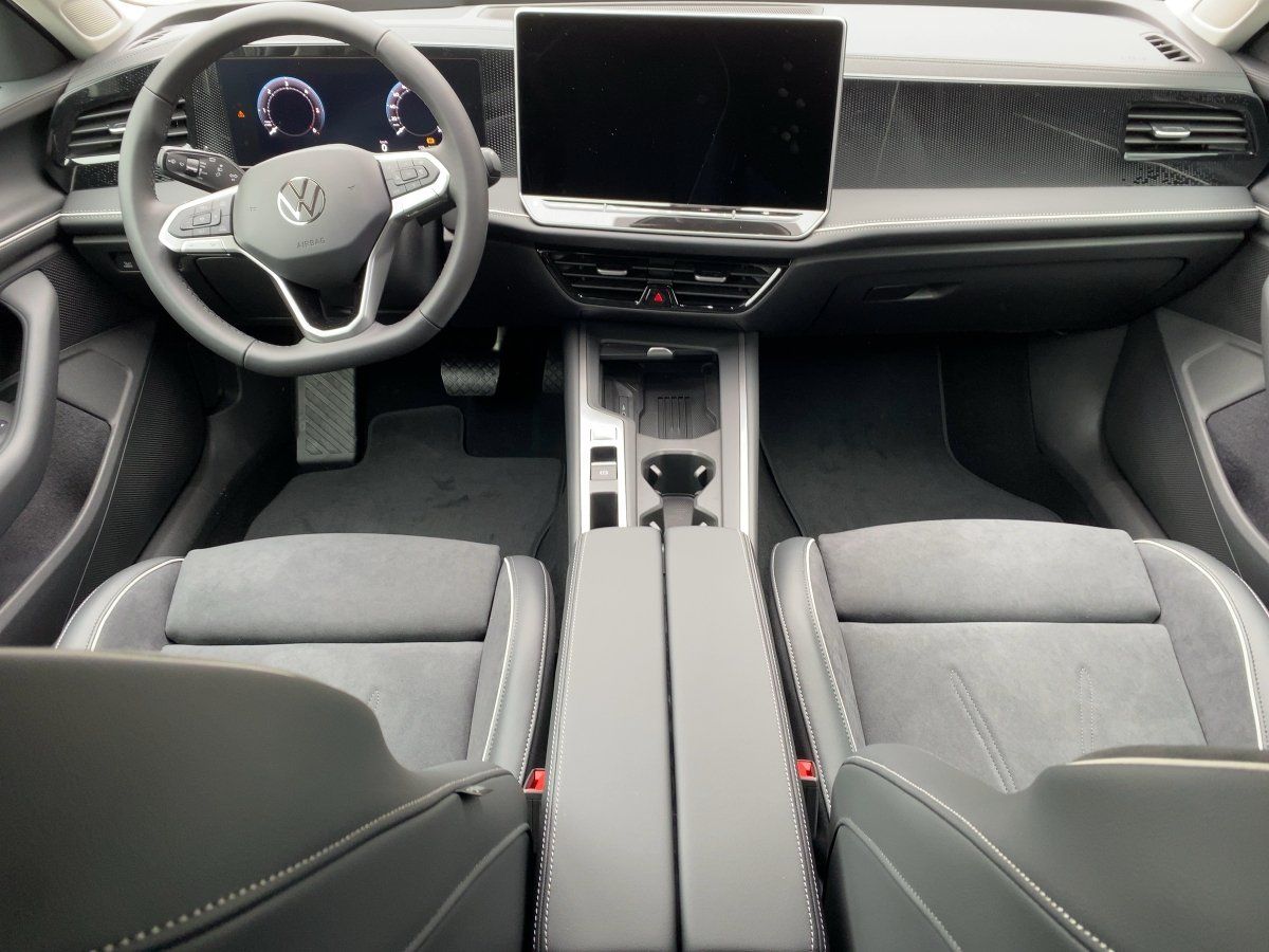 Fahrzeug autohaus mense Fahrzeugabbildung Volkswagen Passat TDI Business Navi HUD 360° Winterräder DC