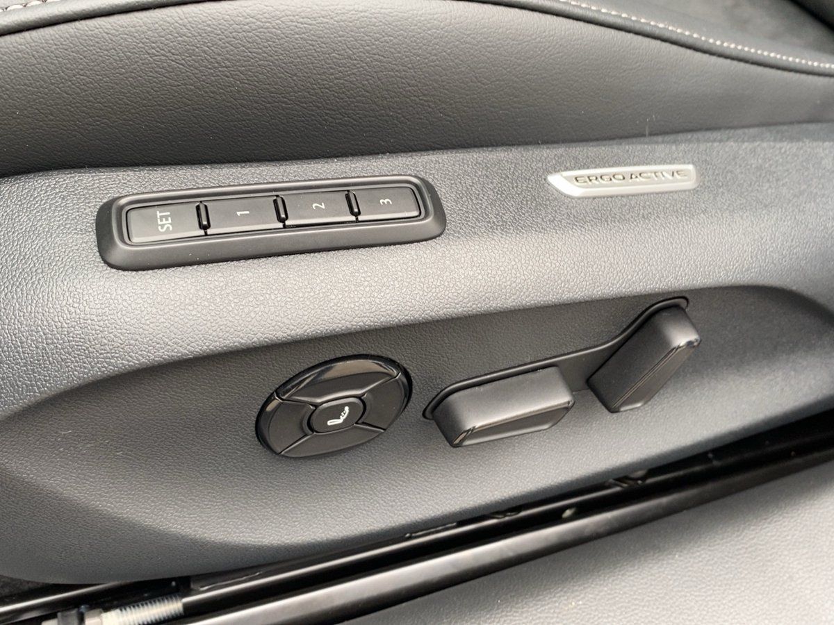 Fahrzeug autohaus mense Fahrzeugabbildung Volkswagen Passat TDI Business Navi HUD 360° Winterräder DC